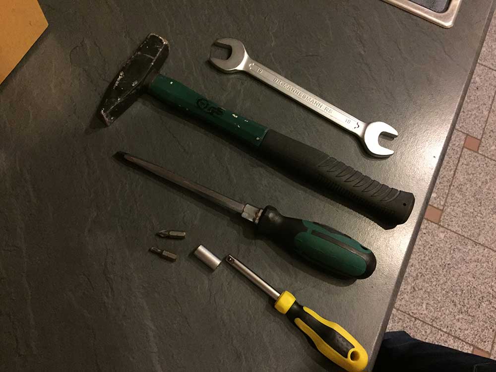 Werkzeug um den Seilzug zu reparieren